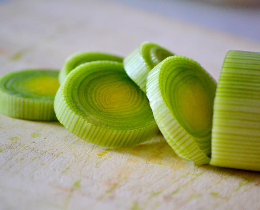 Photo of sliced leeks.